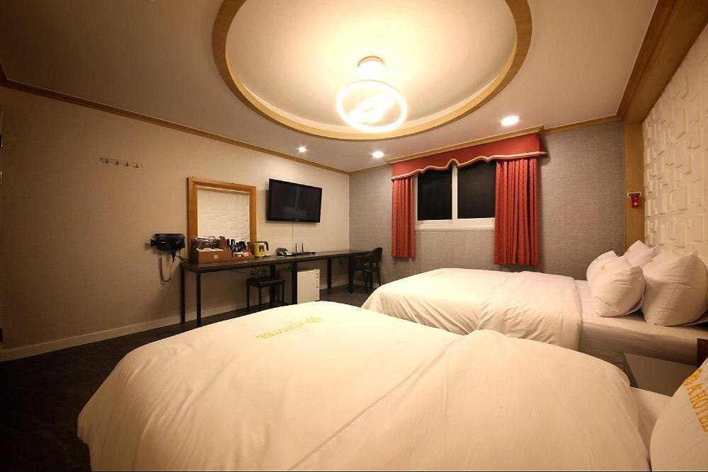 Geoje A-Plus Hotel Exteriér fotografie